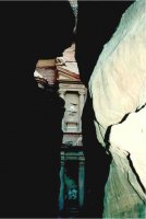 Pétra 03 - Le passage par lequel on accède au site. Pétra a été découverte en 1812 par le suisse Johann Ludwig Burkhardt (1784-1817) durant son périple pour atteindre l'Arabie heureuse. Pétra 03