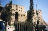 Syrie (سورية) - La Citadelle d'Alep (قلعة حلب). La citadelle, datant (...)