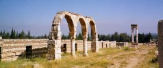 Liban (لبنان) - Anjar (عنجر) - La cité d'Anjar fut fondée par le calife (...)